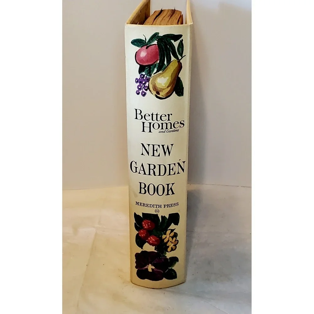 Vintage 1960's Better Homes and Garden NEW GARDEN BOOK Ring Binder